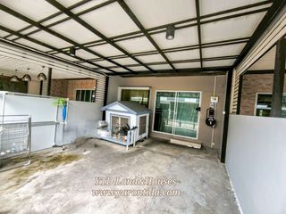 Casa adosada en venta de 2 habitaciones en Bang Phli, Samut Prakan