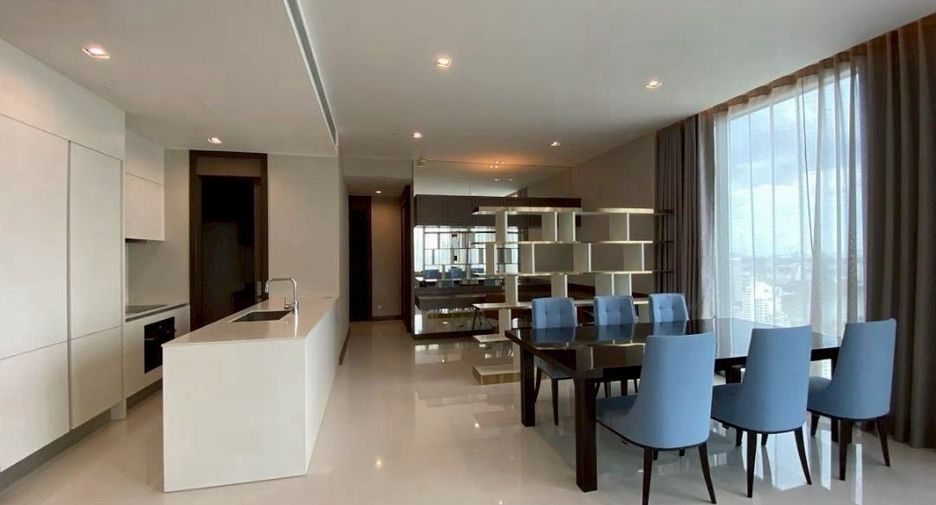 À louer et à vendre 3 chambres condo à Khlong Toei, Bangkok