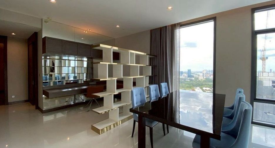À louer et à vendre 3 chambres condo à Khlong Toei, Bangkok