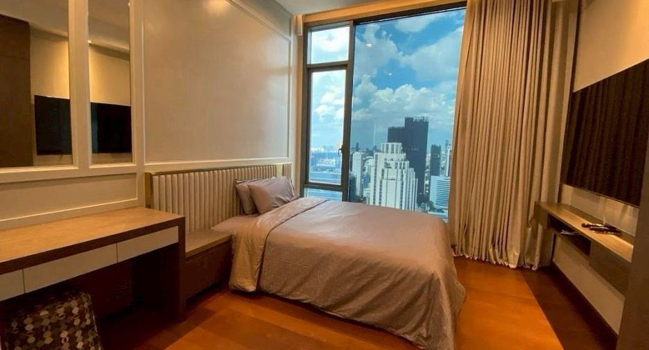 À louer et à vendre 3 chambres condo à Khlong Toei, Bangkok