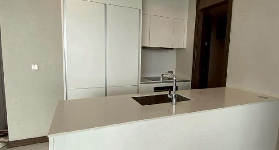 À louer et à vendre 3 chambres condo à Khlong Toei, Bangkok