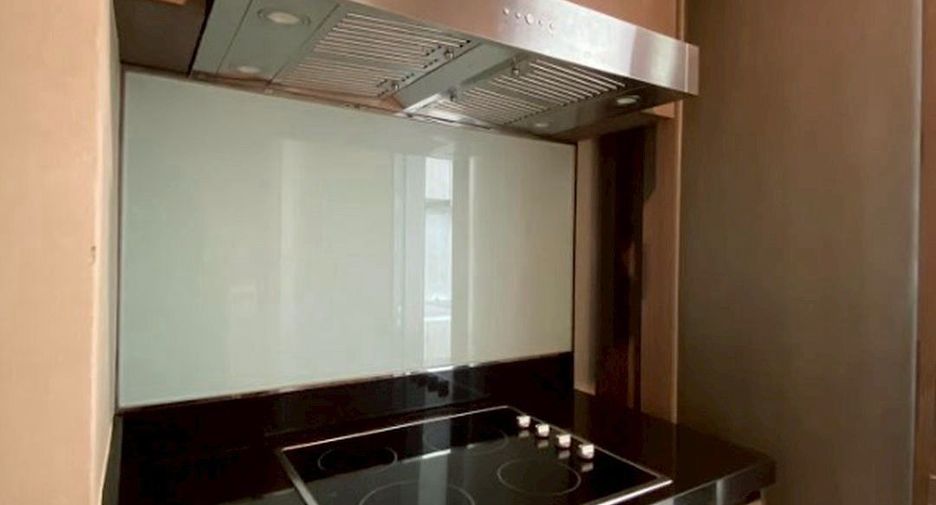 À louer et à vendre 3 chambres condo à Khlong Toei, Bangkok