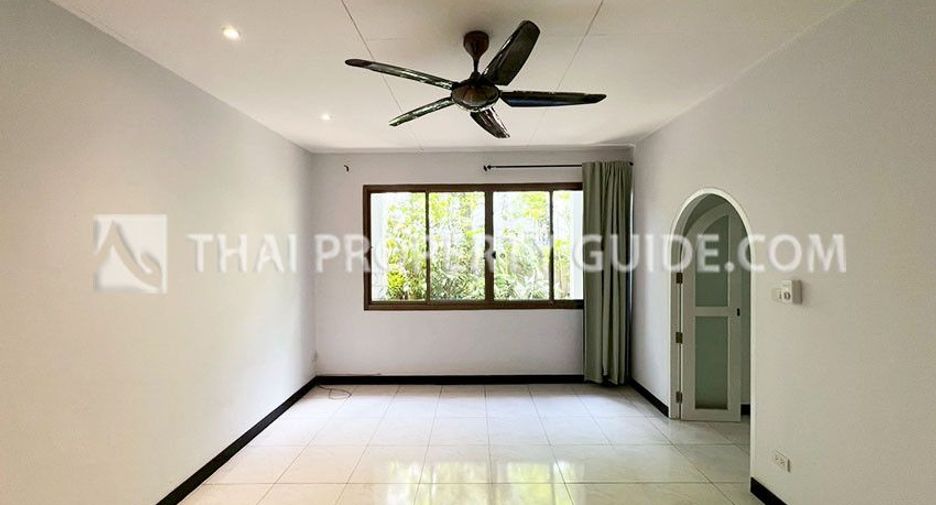 For rent 3 bedrooms house in Watthana, Bangkok