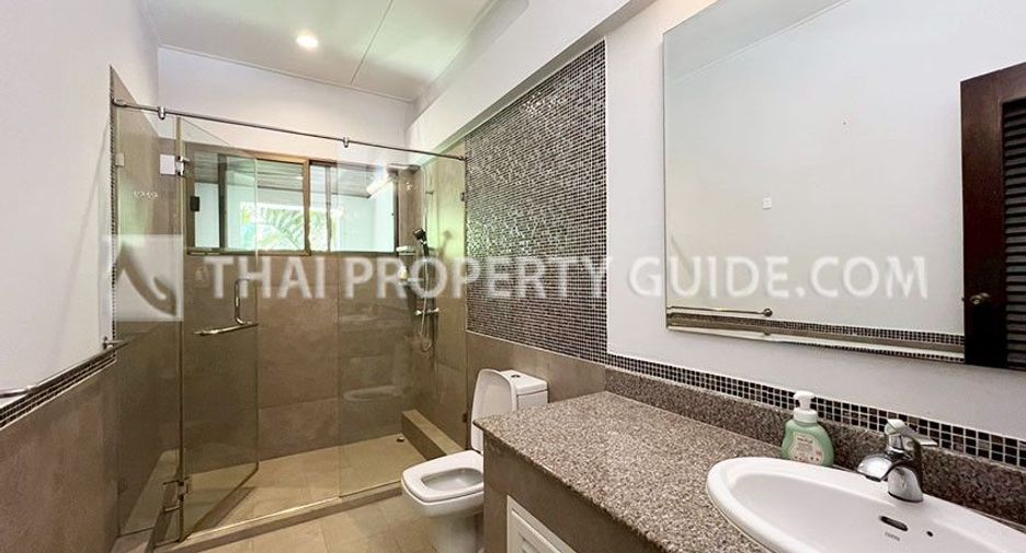 For rent 3 bedrooms house in Watthana, Bangkok