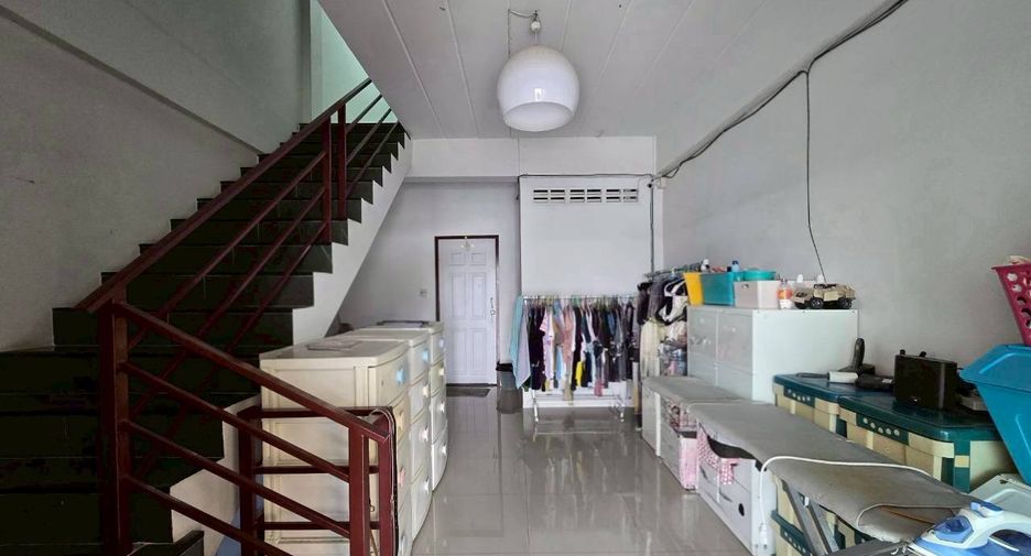 For sale 3 bedrooms retail Space in Khlong Luang, Pathum Thani