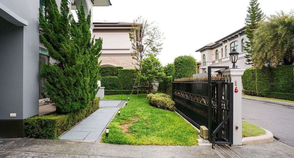 For sale 3 bedrooms house in Thawi Watthana, Bangkok