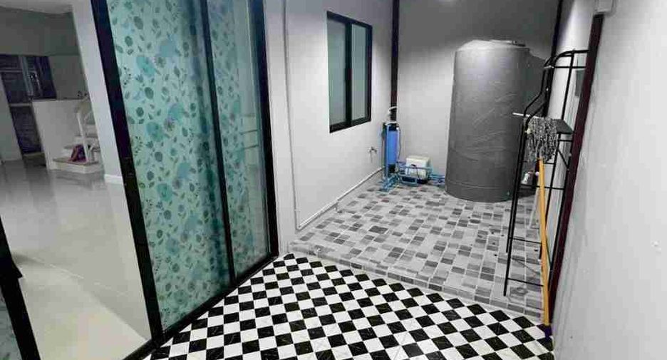 For sale 3 bedrooms townhouse in Prawet, Bangkok