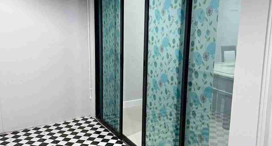 For sale 3 bedrooms townhouse in Prawet, Bangkok