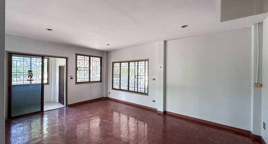 Haus zum Kauf mit 5 Zimmer in Hang Dong, Chiang Mai