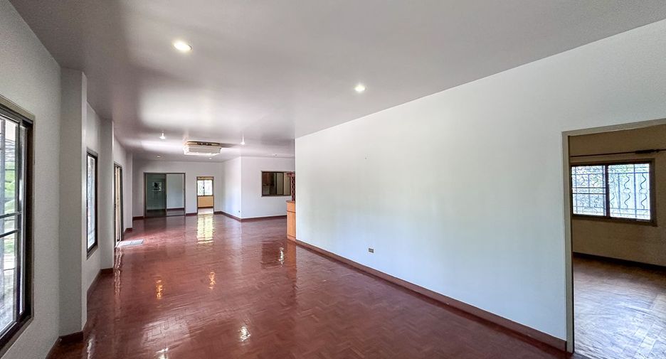 Haus zum Kauf mit 5 Zimmer in Hang Dong, Chiang Mai