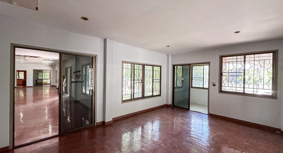 Haus zum Kauf mit 5 Zimmer in Hang Dong, Chiang Mai