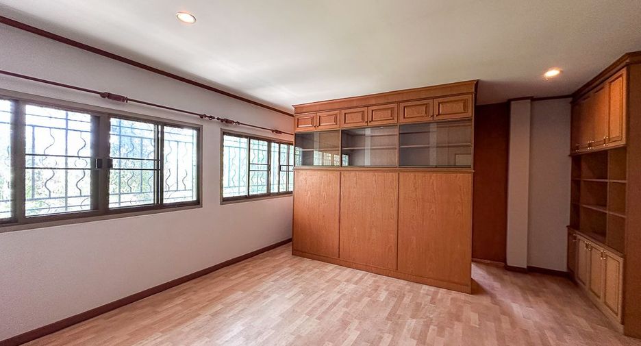 Haus zum Kauf mit 5 Zimmer in Hang Dong, Chiang Mai