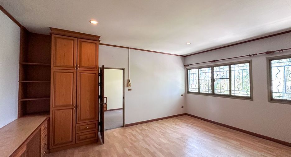 Haus zum Kauf mit 5 Zimmer in Hang Dong, Chiang Mai