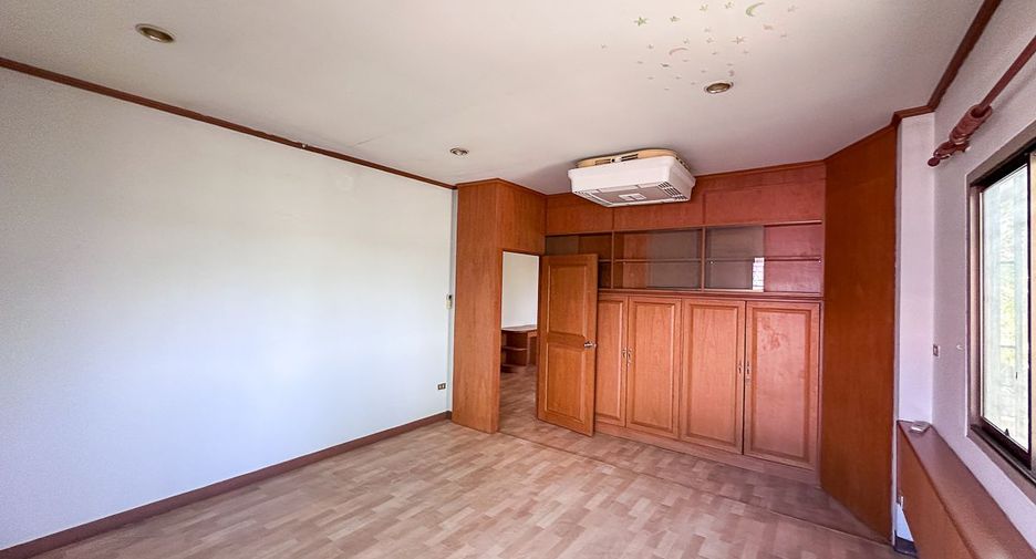 Haus zum Kauf mit 5 Zimmer in Hang Dong, Chiang Mai