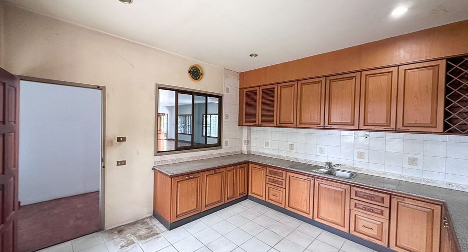 Haus zum Kauf mit 5 Zimmer in Hang Dong, Chiang Mai