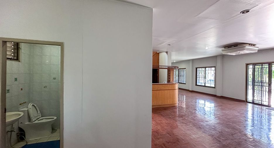 Haus zum Kauf mit 5 Zimmer in Hang Dong, Chiang Mai