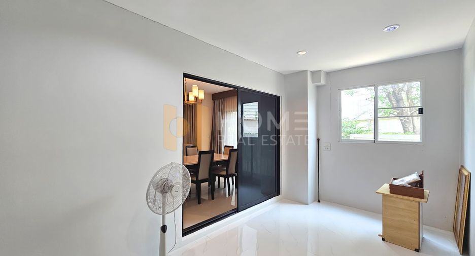 For sale 4 bedrooms house in Bang Khen, Bangkok