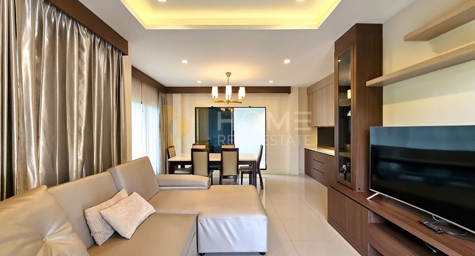 For sale 4 bedrooms house in Bang Khen, Bangkok