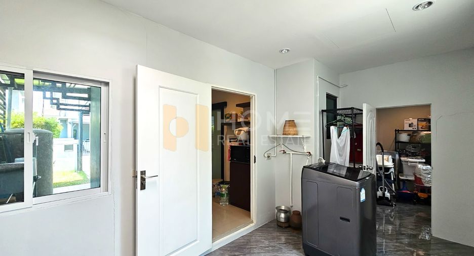 For sale 4 bedrooms house in Bang Khen, Bangkok