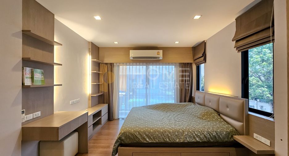 For sale 4 bedrooms house in Bang Khen, Bangkok