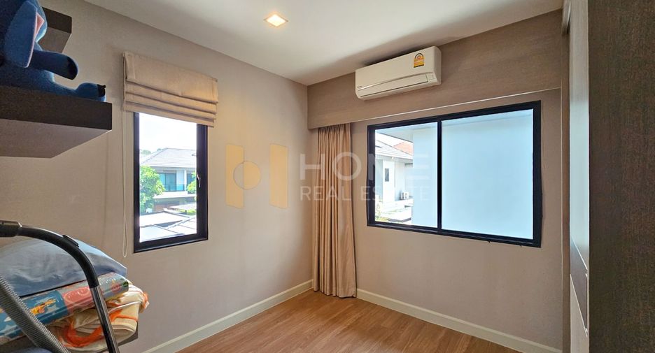 For sale 4 bedrooms house in Bang Khen, Bangkok