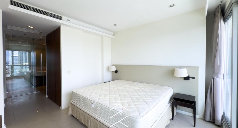 For rent 2 bedrooms condo in Sathon, Bangkok