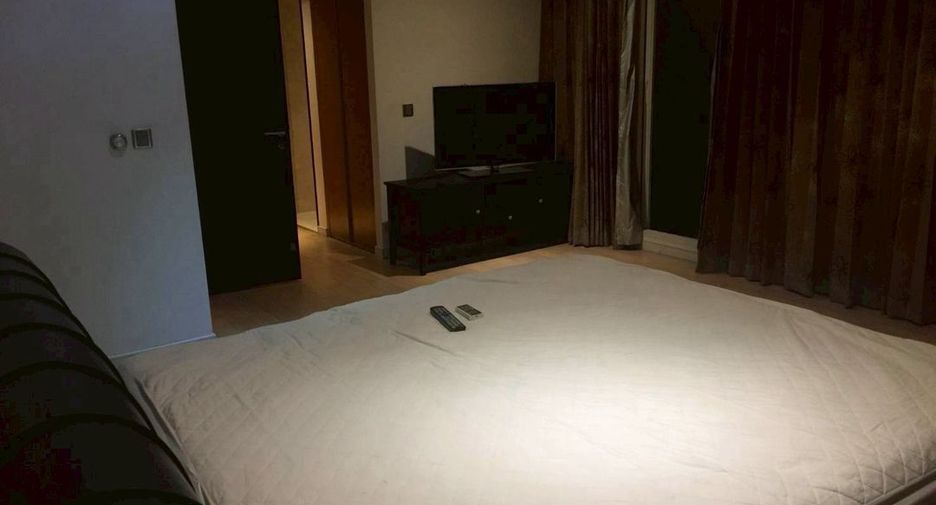 For rent 3 bedrooms condo in Watthana, Bangkok