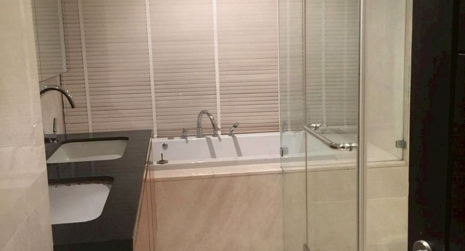 For rent 3 bedrooms condo in Watthana, Bangkok