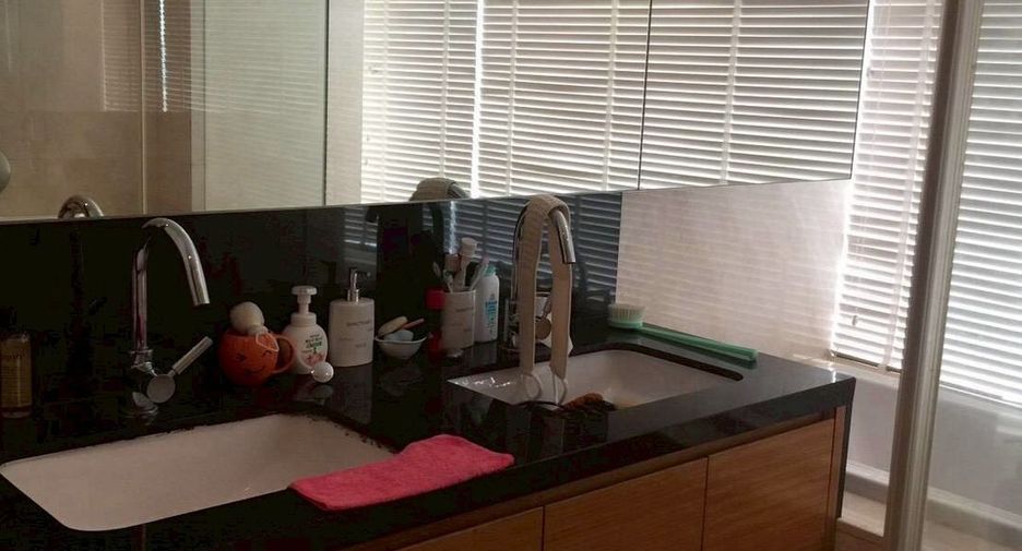 For rent 3 bedrooms condo in Watthana, Bangkok