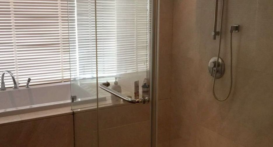 For rent 3 bedrooms condo in Watthana, Bangkok