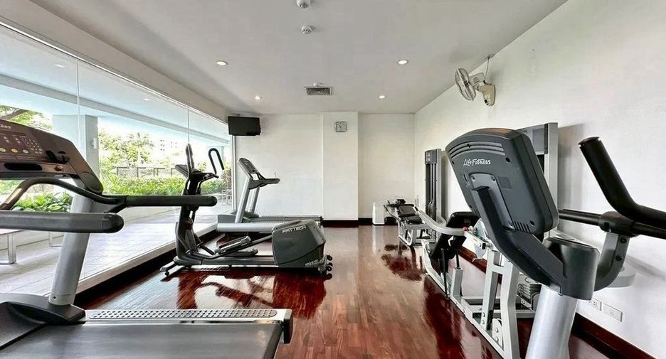 For rent 2 bedrooms condo in Yan Nawa, Bangkok