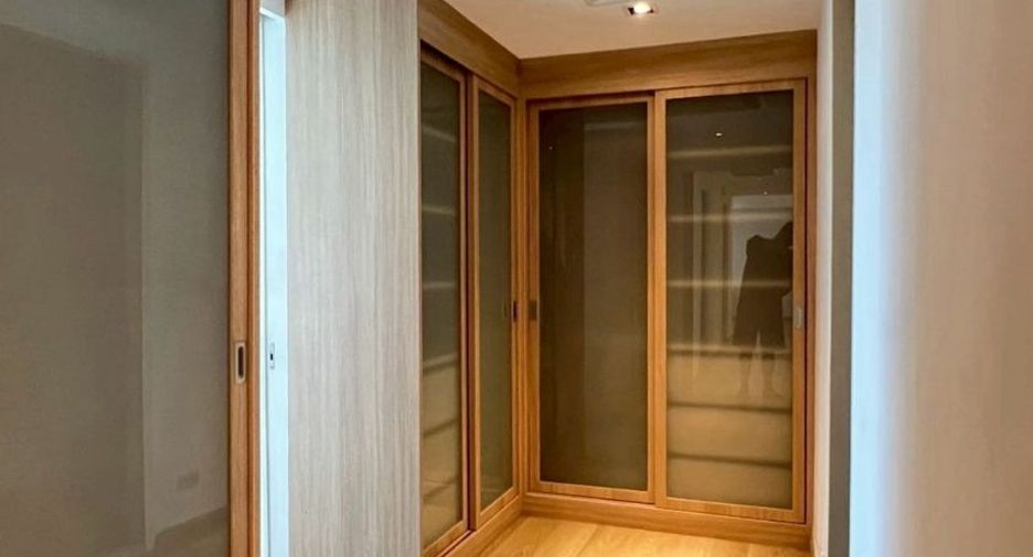 For rent 2 bedrooms condo in Yan Nawa, Bangkok