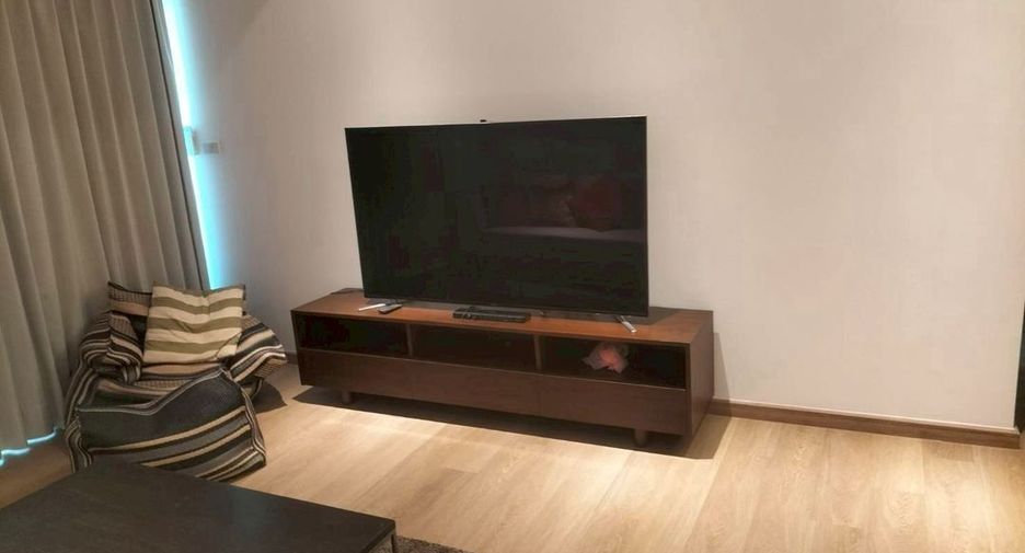 For rent 2 bedrooms condo in Yan Nawa, Bangkok