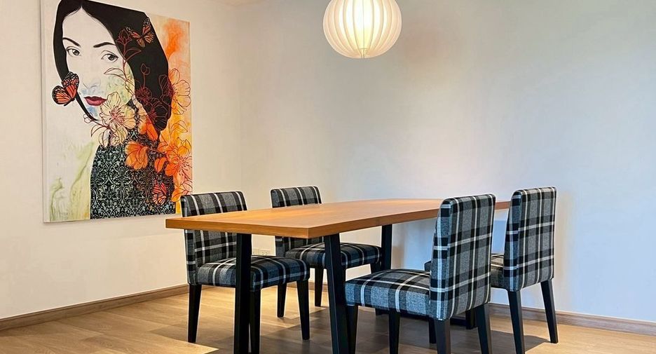 For rent 2 bedrooms condo in Yan Nawa, Bangkok
