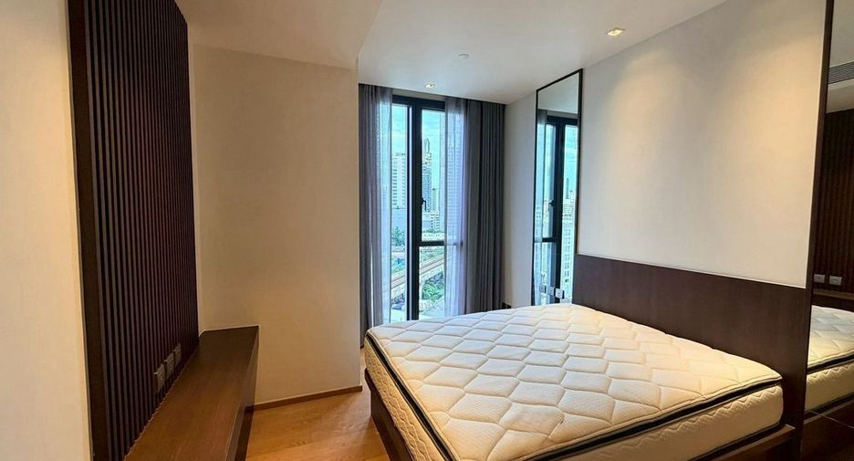For rent 3 bedrooms condo in Khlong Toei, Bangkok