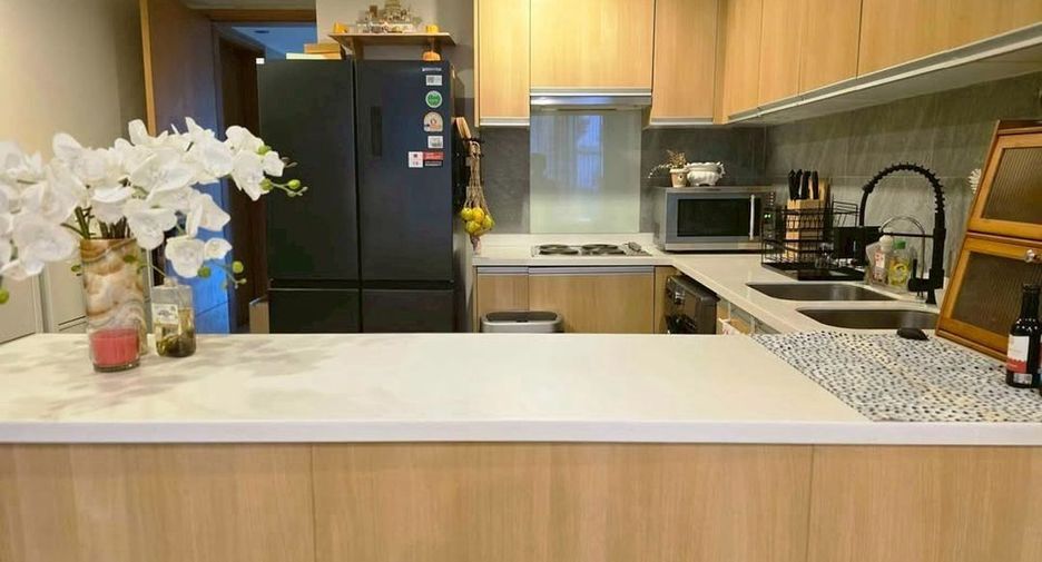 For rent 2 bedrooms condo in Watthana, Bangkok