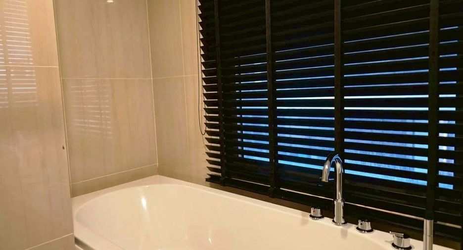 For rent 2 bedrooms condo in Watthana, Bangkok