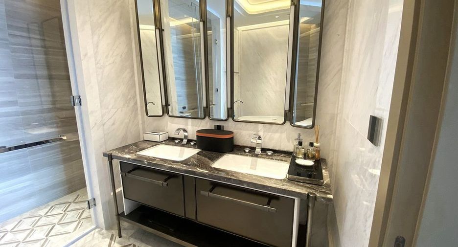For rent 2 bedrooms condo in Sathon, Bangkok