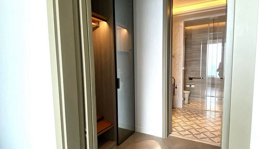For rent 2 bedrooms condo in Sathon, Bangkok