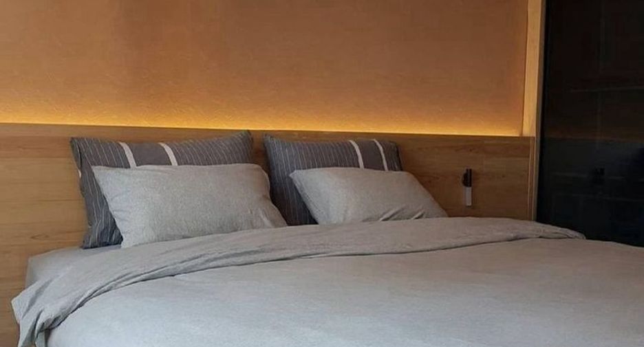 For sale 2 bedrooms condo in Huai Khwang, Bangkok