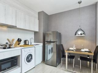Condo en alquiler de 2 habitaciones en Khlong Toei, Bangkok