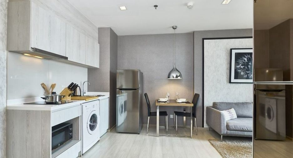 For rent 2 bedrooms condo in Khlong Toei, Bangkok