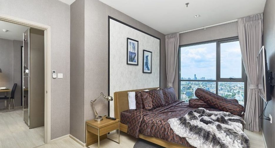For rent 2 bedrooms condo in Khlong Toei, Bangkok
