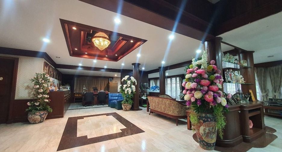 For sale 7 bedrooms house in Bang Khae, Bangkok
