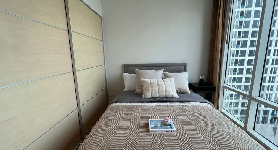 For rent 2 bedrooms condo in Khlong Toei, Bangkok