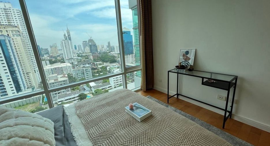 For rent 2 bedrooms condo in Khlong Toei, Bangkok