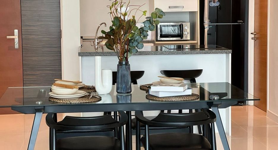 For rent 2 bedrooms condo in Khlong Toei, Bangkok