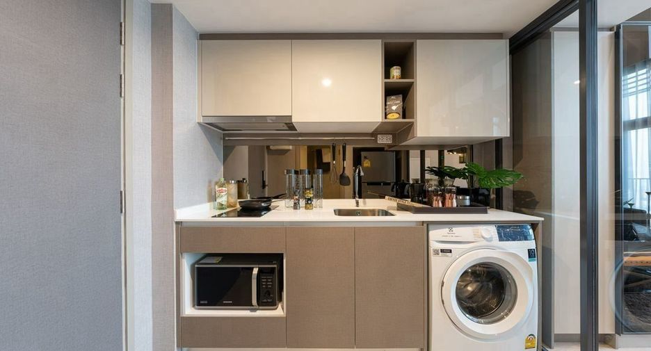 For sale 1 bed condo in Huai Khwang, Bangkok