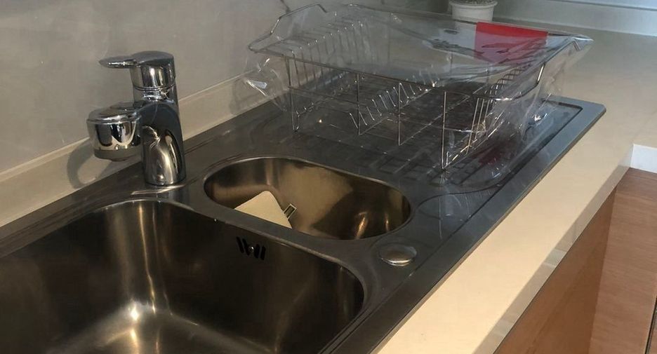 For rent and for sale 1 bed condo in Khlong Toei, Bangkok