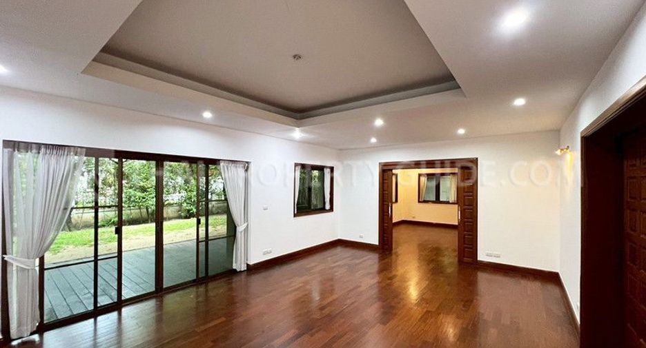 For rent 4 bedrooms house in Pak Kret, Nonthaburi